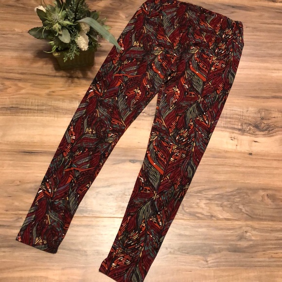 LuLaRoe Pants & Jumpsuits Lularoe Leggings Feather Print Os Poshmark